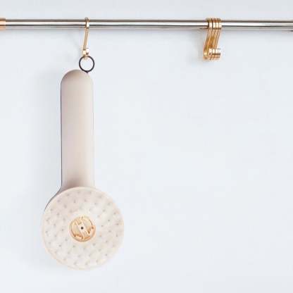 Electric rotating cleaning brush, wireless design