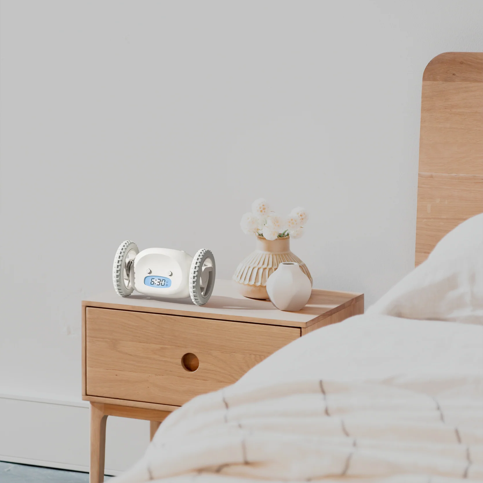 The Escape Alarm Clock – Runaway, Beeping Wake-Up Call to Ensure You Get Up!