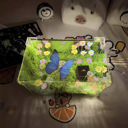 Butterfly Infinity Box – Life-Like Motion with Endless Reflection and Calming Lighting