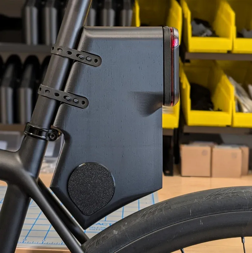 Aerodynamic Saddle Bag – Compact Bike Tool Pouch for Road Essentials