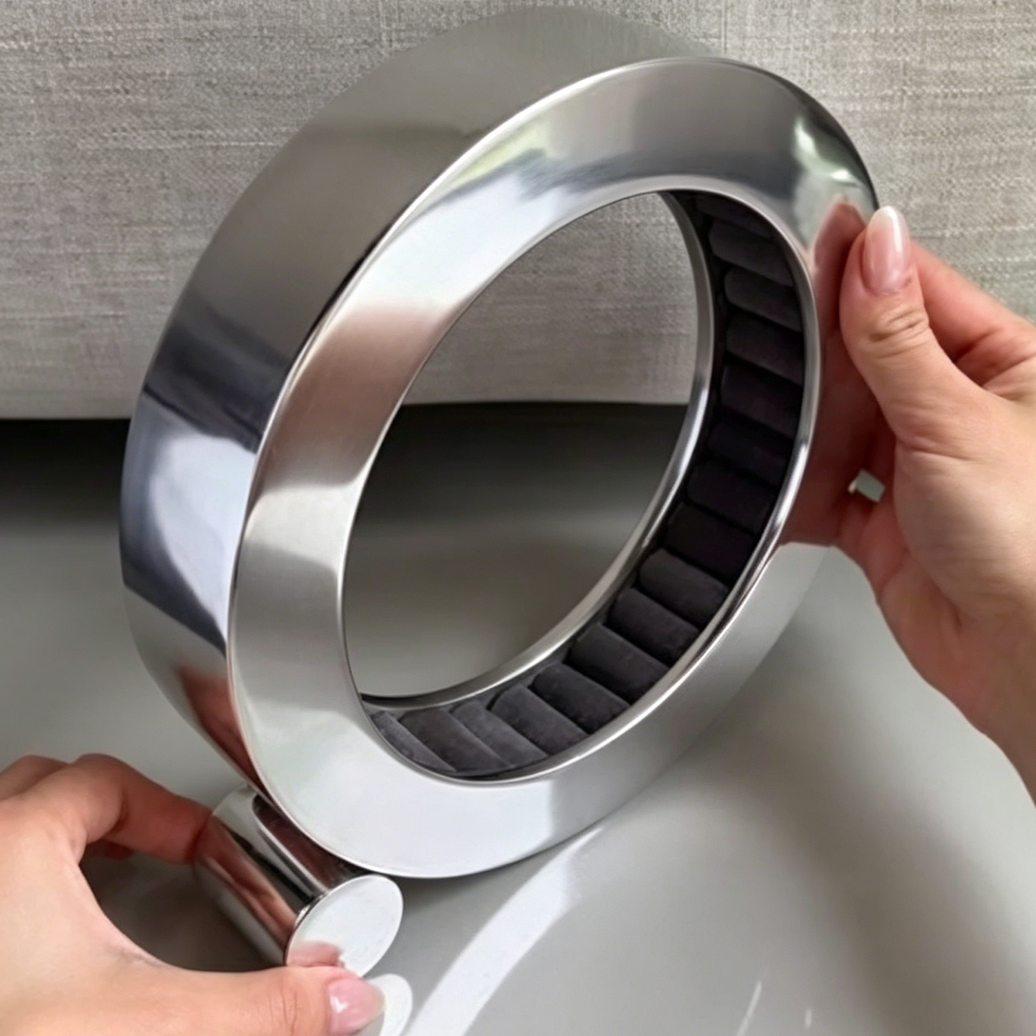 Metal jewelry storage box