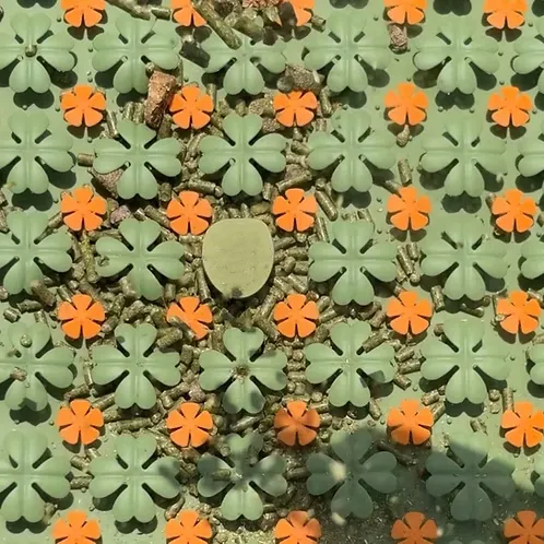 Feeding Activity Mat for Horses, Food-Grade Silicone, Stimulates Mental Development