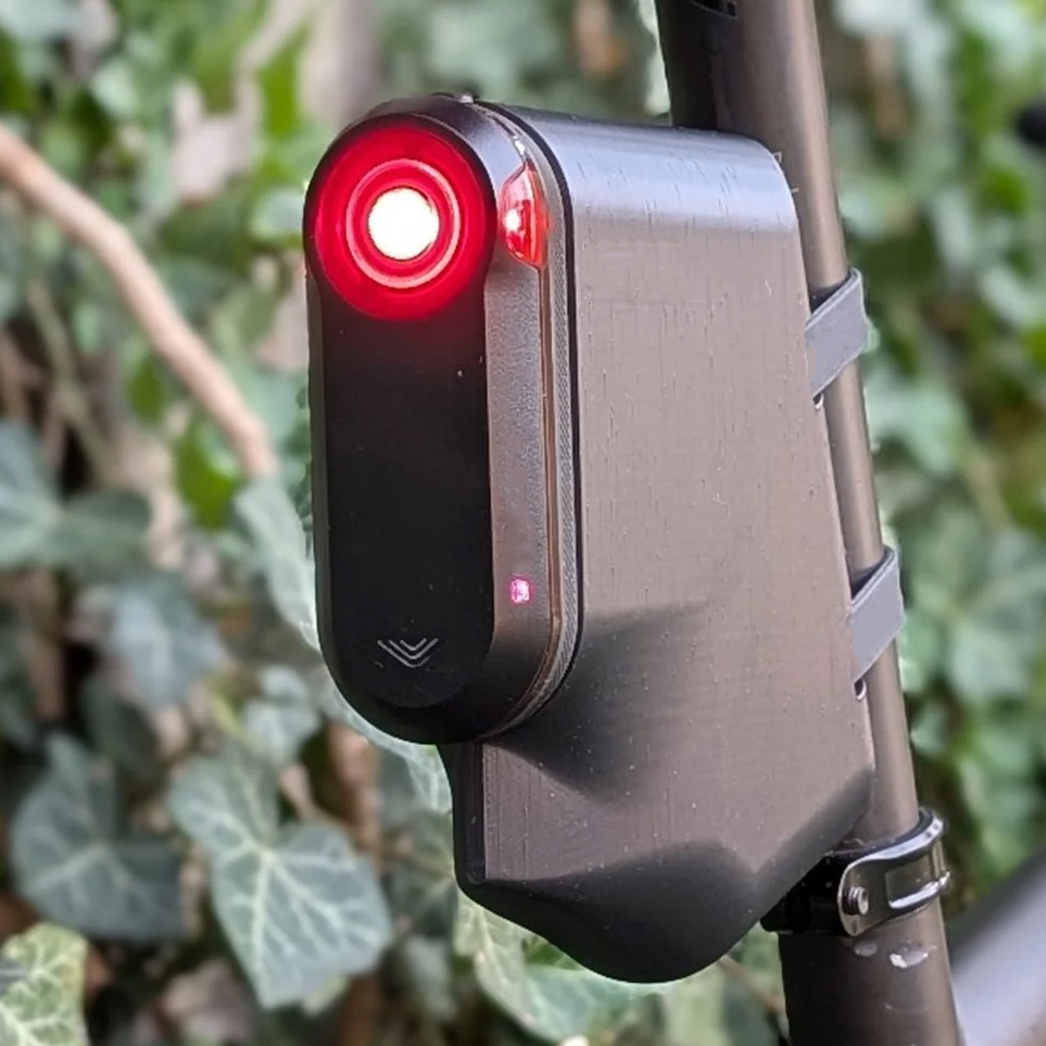 Aerodynamic Saddle Bag – Compact Bike Tool Pouch for Road Essentials