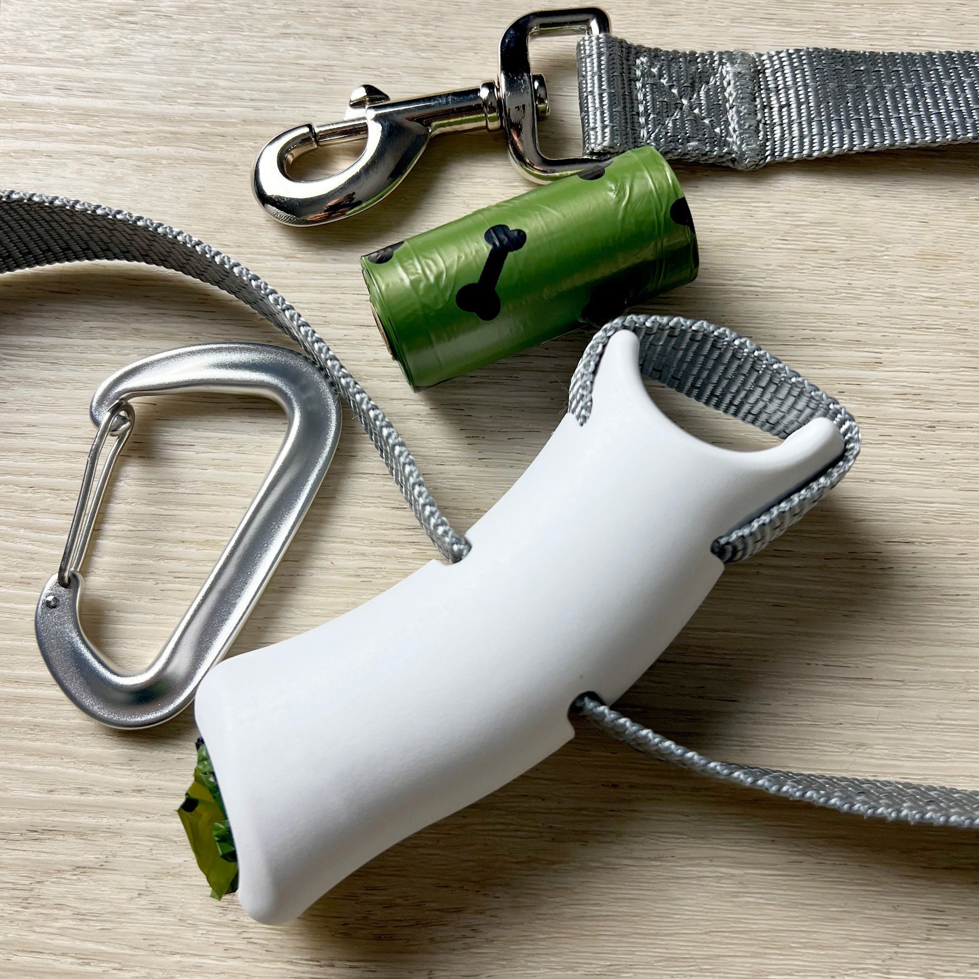 Adjustable Traffic Lead – Instant Grip Control for Sudden Situations