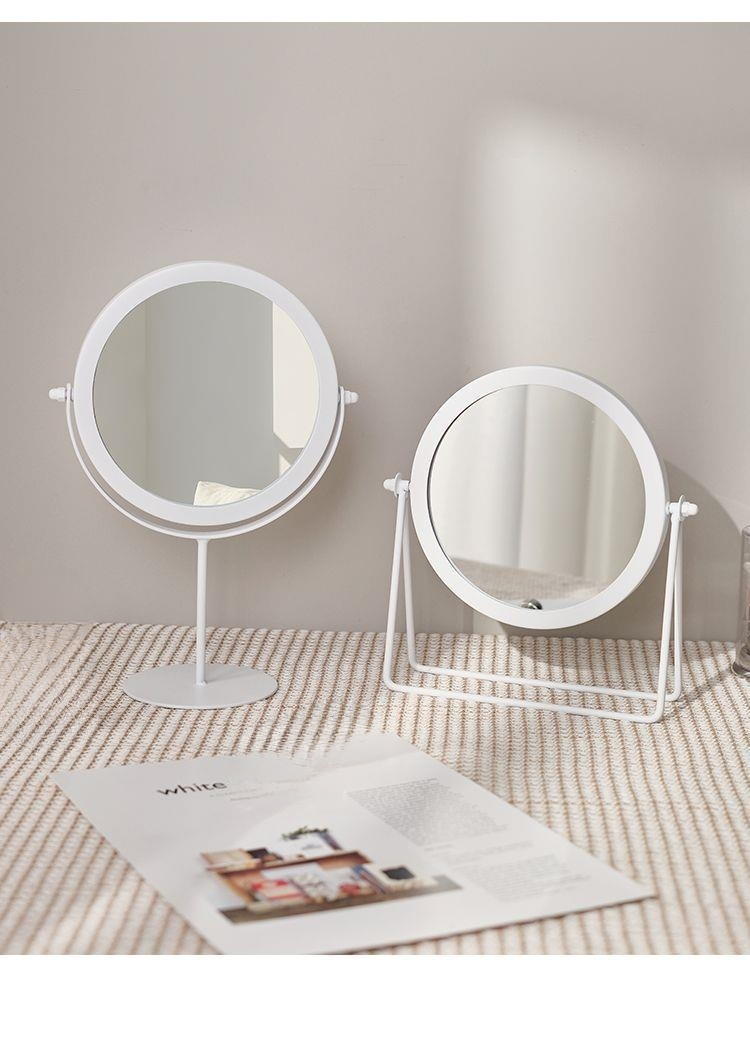 Luxury vanity mirror for beauty enthusiasts