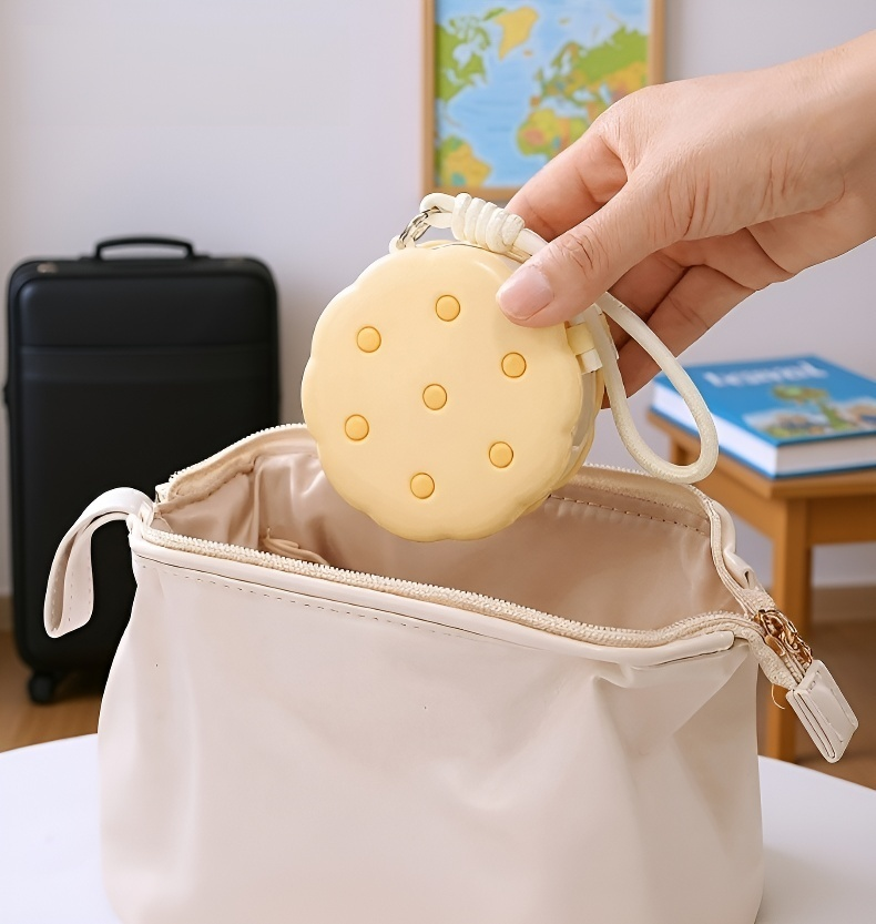 Jewelry box suitable for rings, earrings, and makeup puffs