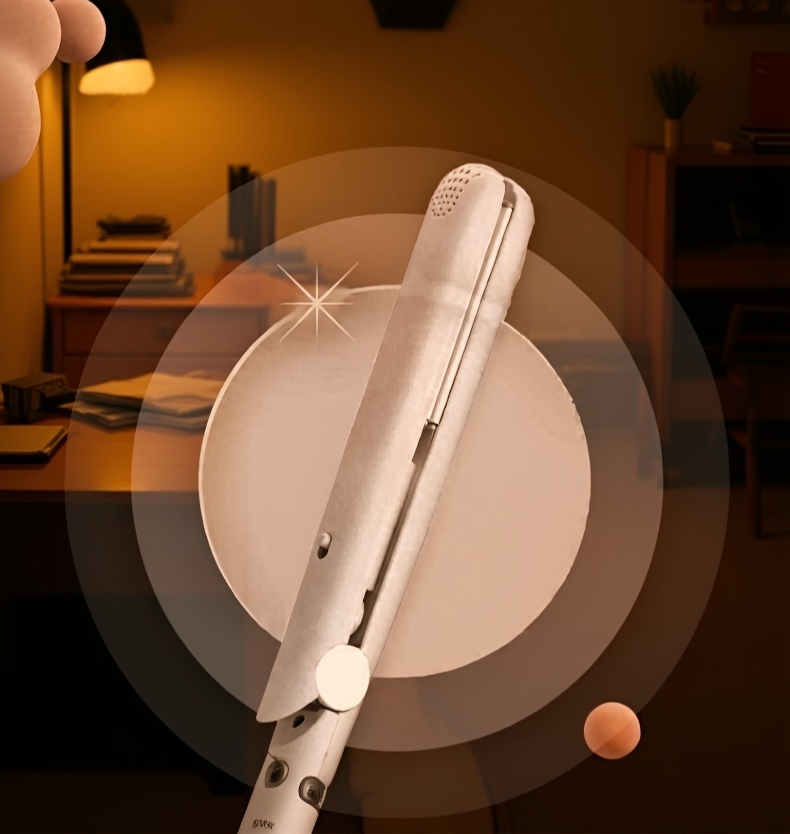 Easy-to-use mini hair iron for quick styling