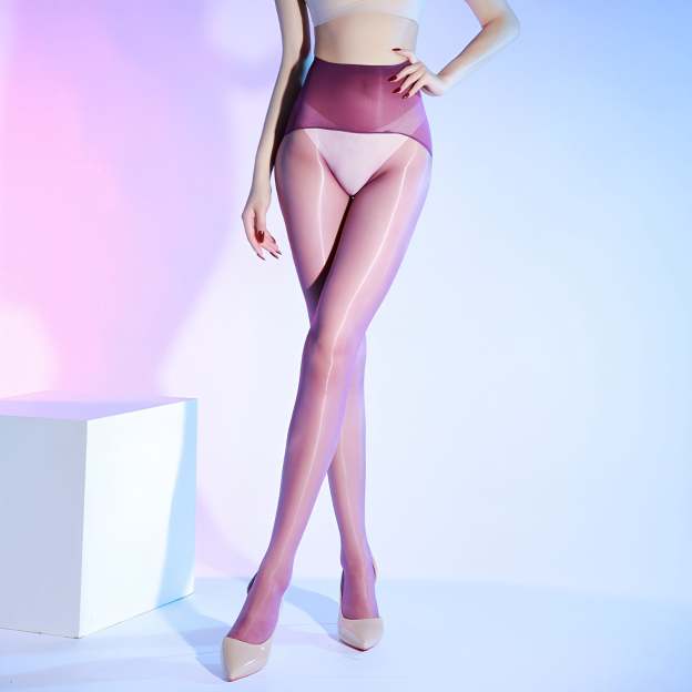 Ultra-thin, silky, snag-free stockings