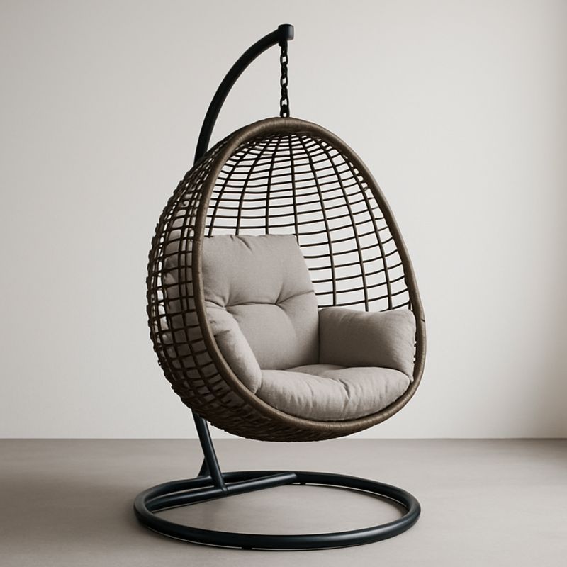 Utendørs hengestol med rotting og stålramme, beige puter-Decohogarvida