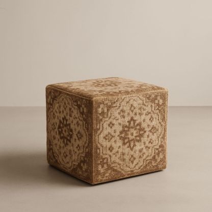 Kvadratisk puff med etnisk mønster i brun 40x40x40 cm