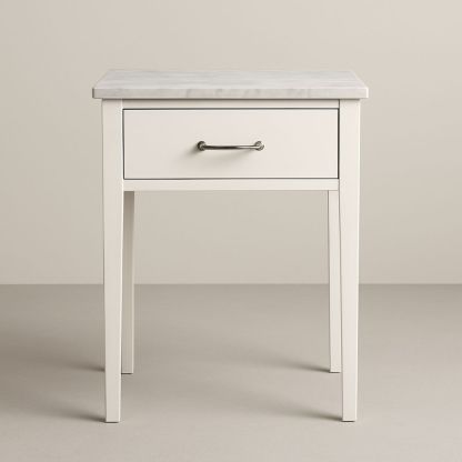Nattbord i tre med marmoroverflate og skuff hvit