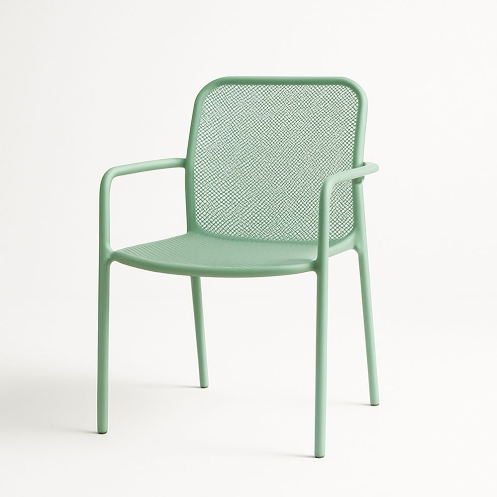 Grønn plaststol med armlener og mesh-rygg