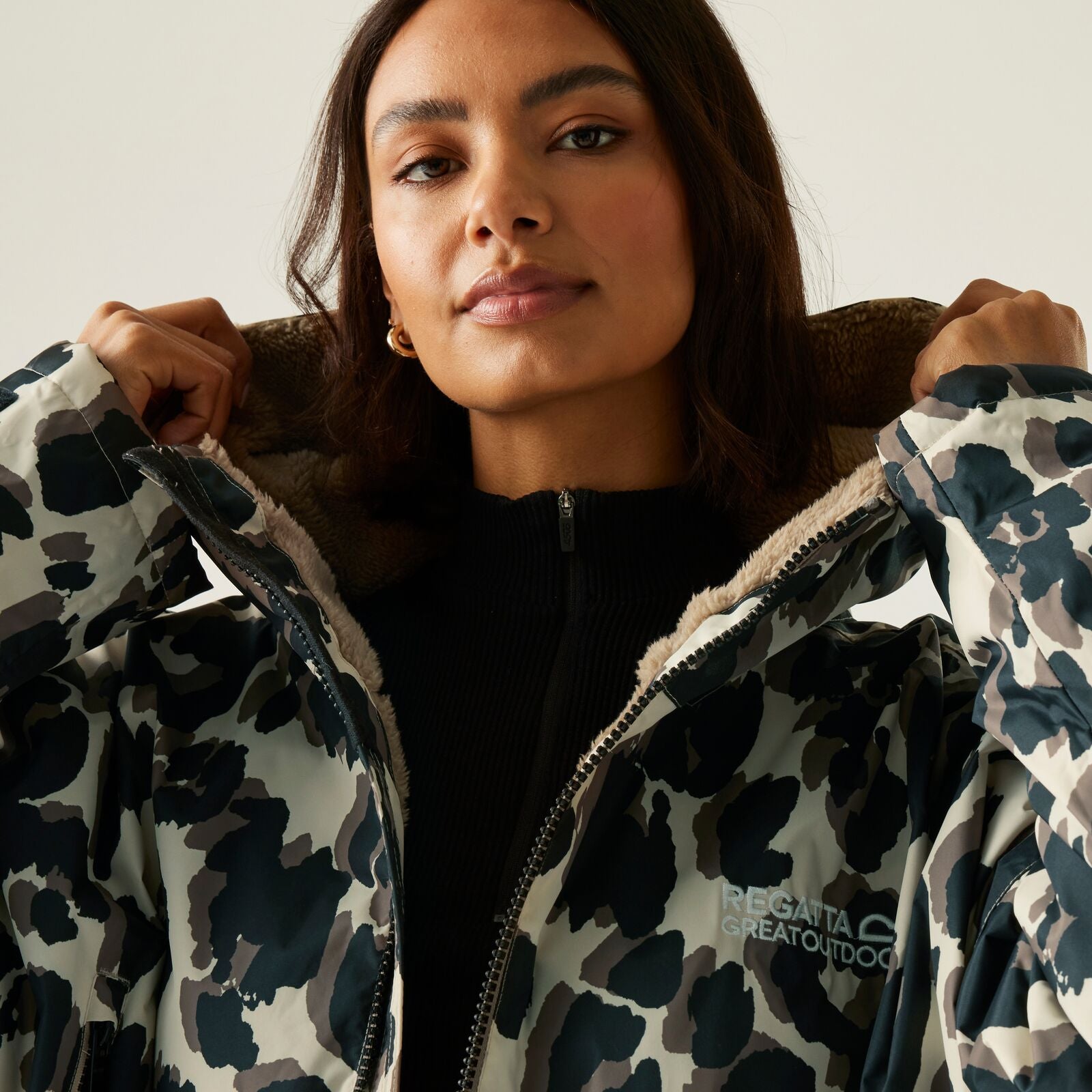 Regata 🔥2026 Winter Hot Sale🔥 2026 New Outdoor Active Adults Waterproof Changing Robe