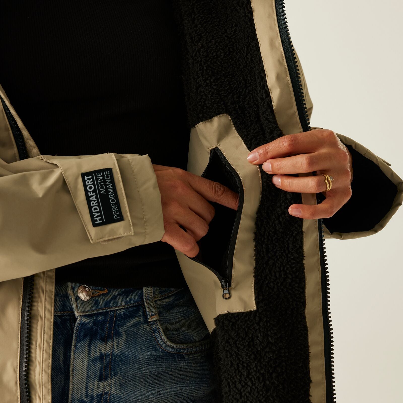 Regata 🔥2026 Winter Hot Sale🔥 2026 New Outdoor Active Adults Waterproof Changing Robe