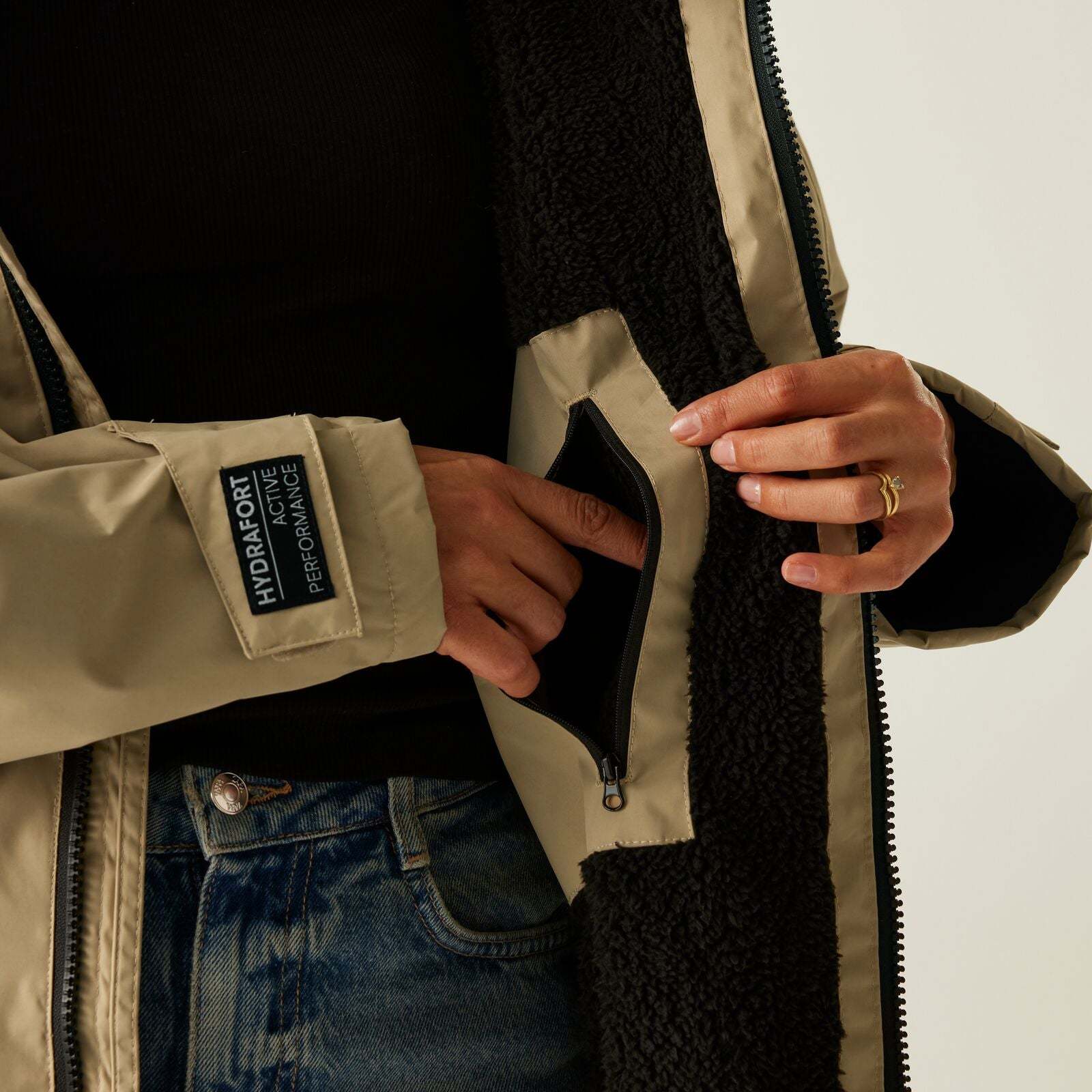 Regata 🔥2026 Winter Hot Sale🔥 2026 New Outdoor Active Adults Waterproof Changing Robe