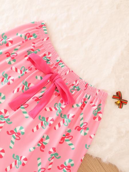 2 pieces of ladies' Christmas cane candy printed short sleeved shorts sleepwear set with buttons, collars, bows, suitable for comfortable and casual home wear in all seasons 2 pieces of ladies' Christmas cane candy printed short sleeved shorts sleepwear set with buttons, collars, bows, suitable for comfortable and casual home wear in all seasons