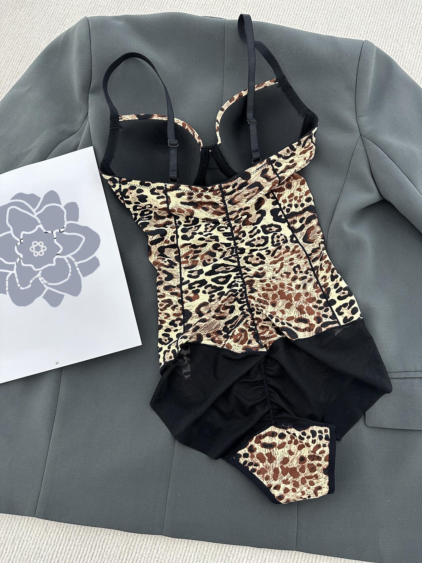 Stylish Leopard Print Cami Bra for All Seasons, Body Shaping Shapewear Bodysuit with Tight Fit, Casual Underwear for Layering and Stylish Leopard Print Cami Bra for All Seasons, Body Shaping Shapewear Bodysuit with Tight Fit, Casual Underwear for Layering and