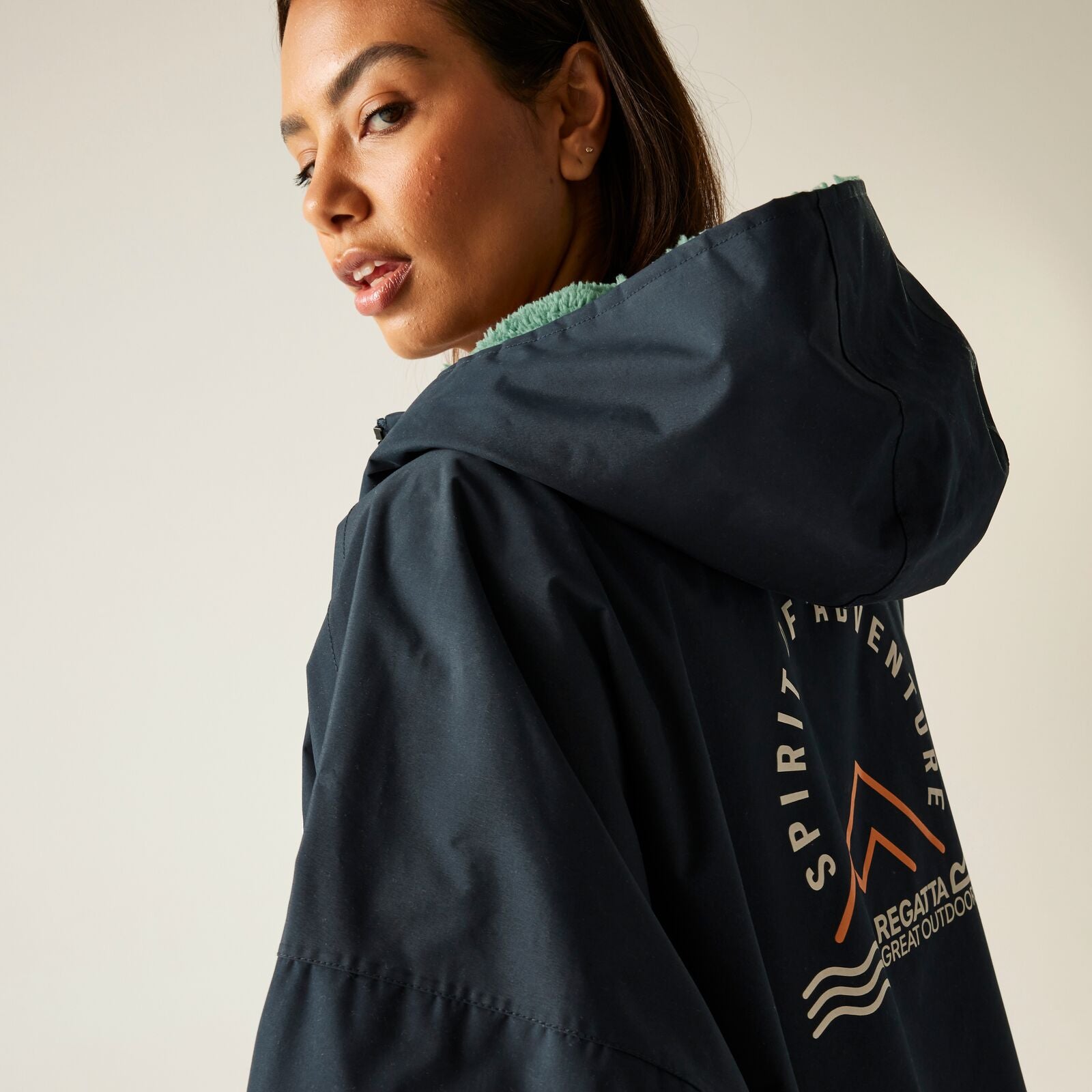 Regata 🔥2026 Winter Hot Sale🔥 2026 New Outdoor Active Adults Waterproof Changing Robe