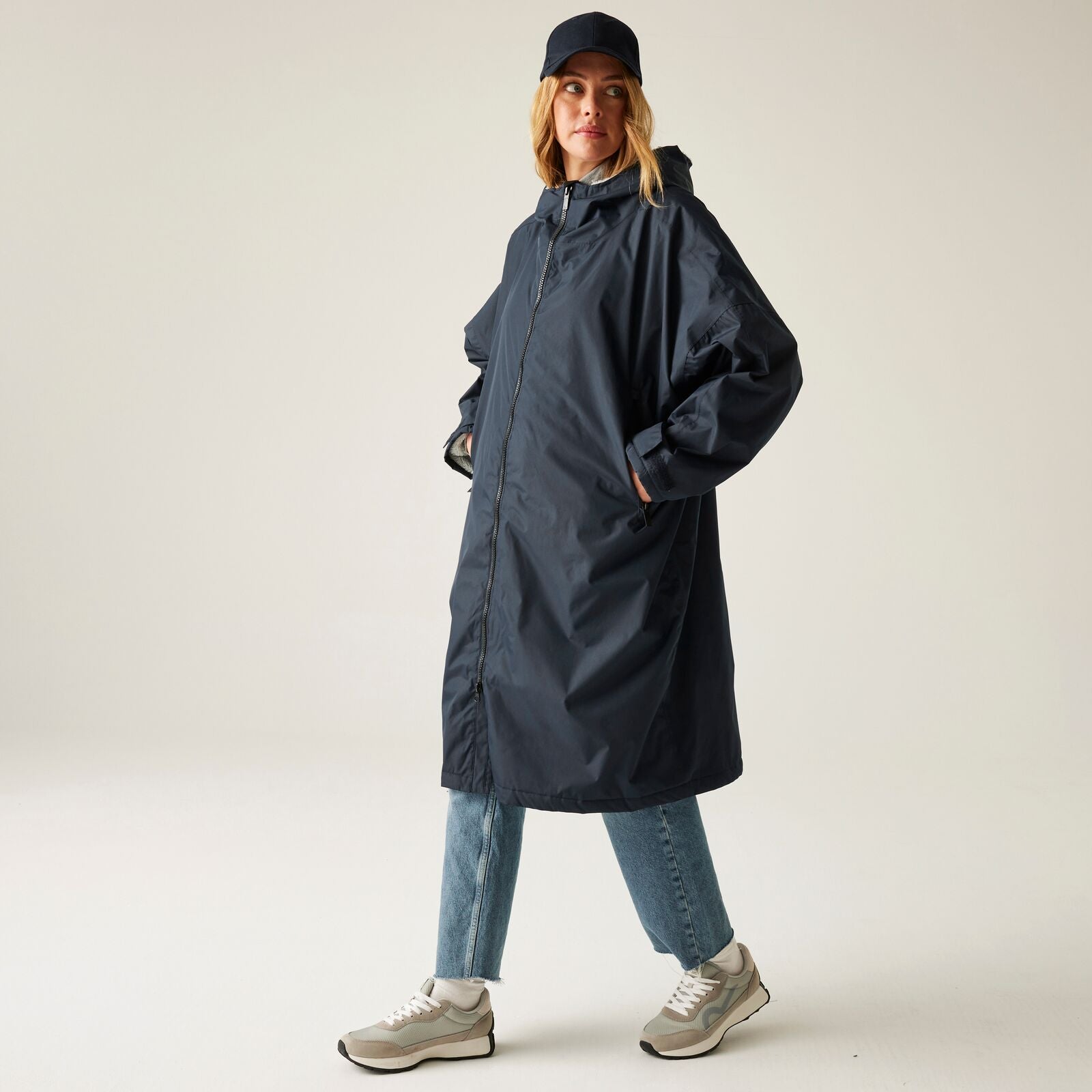 Regata 🔥2026 Winter Hot Sale🔥 2026 New Outdoor Active Adults Waterproof Changing Robe