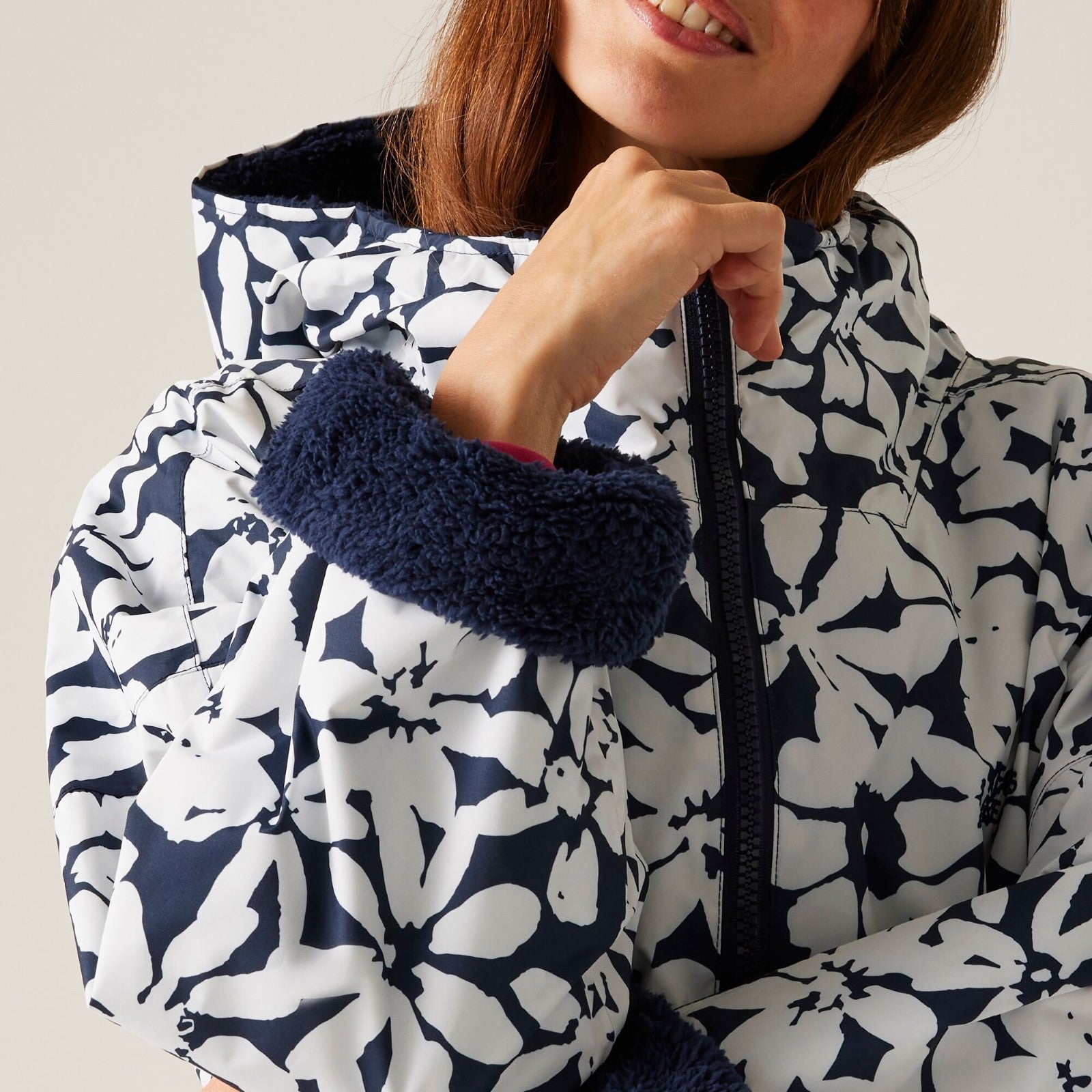 Regata 🔥2026 Winter Hot Sale🔥 2026 New Outdoor Active Adults Waterproof Changing Robe