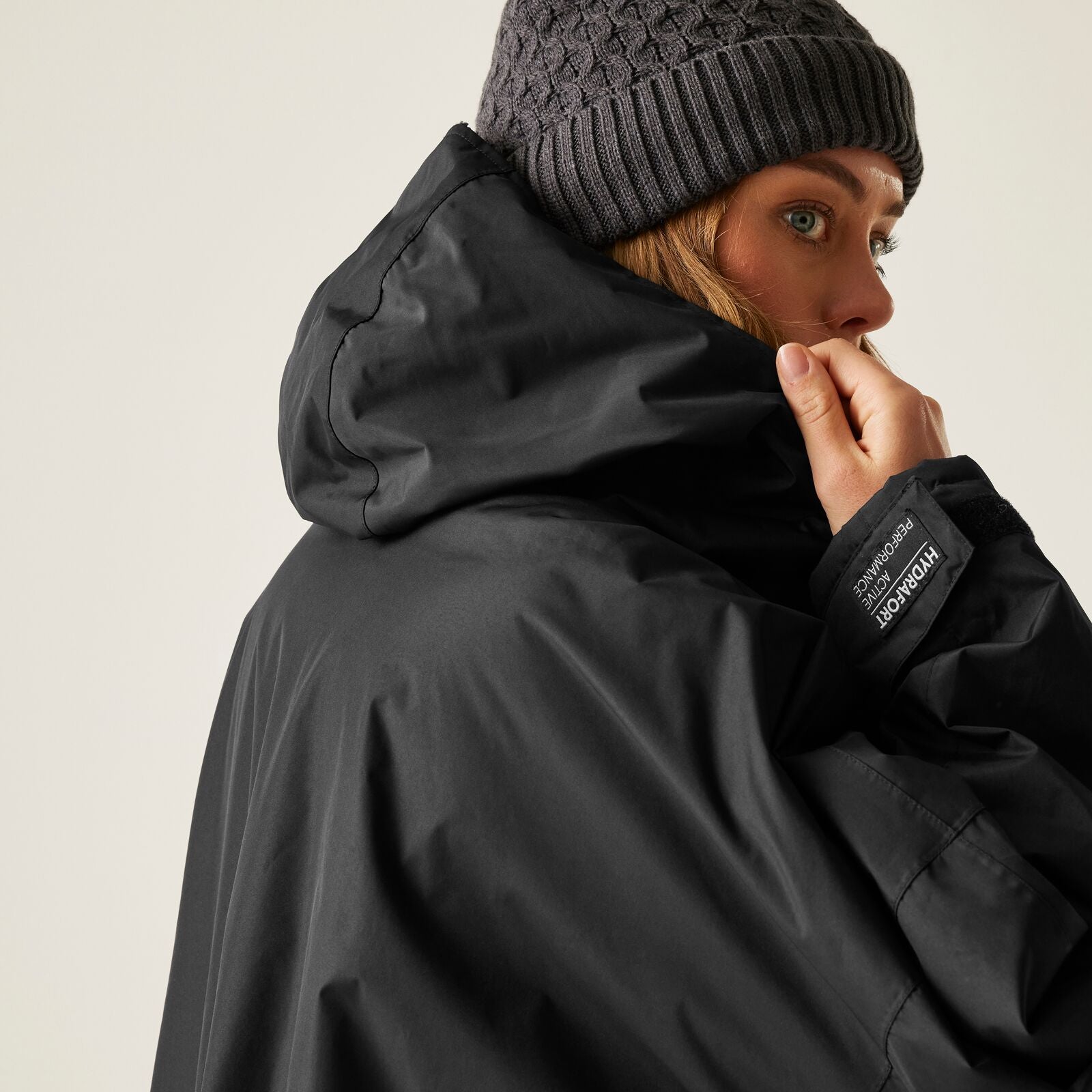 Regata 🔥2026 Winter Hot Sale🔥 2026 New Outdoor Active Adults Waterproof Changing Robe