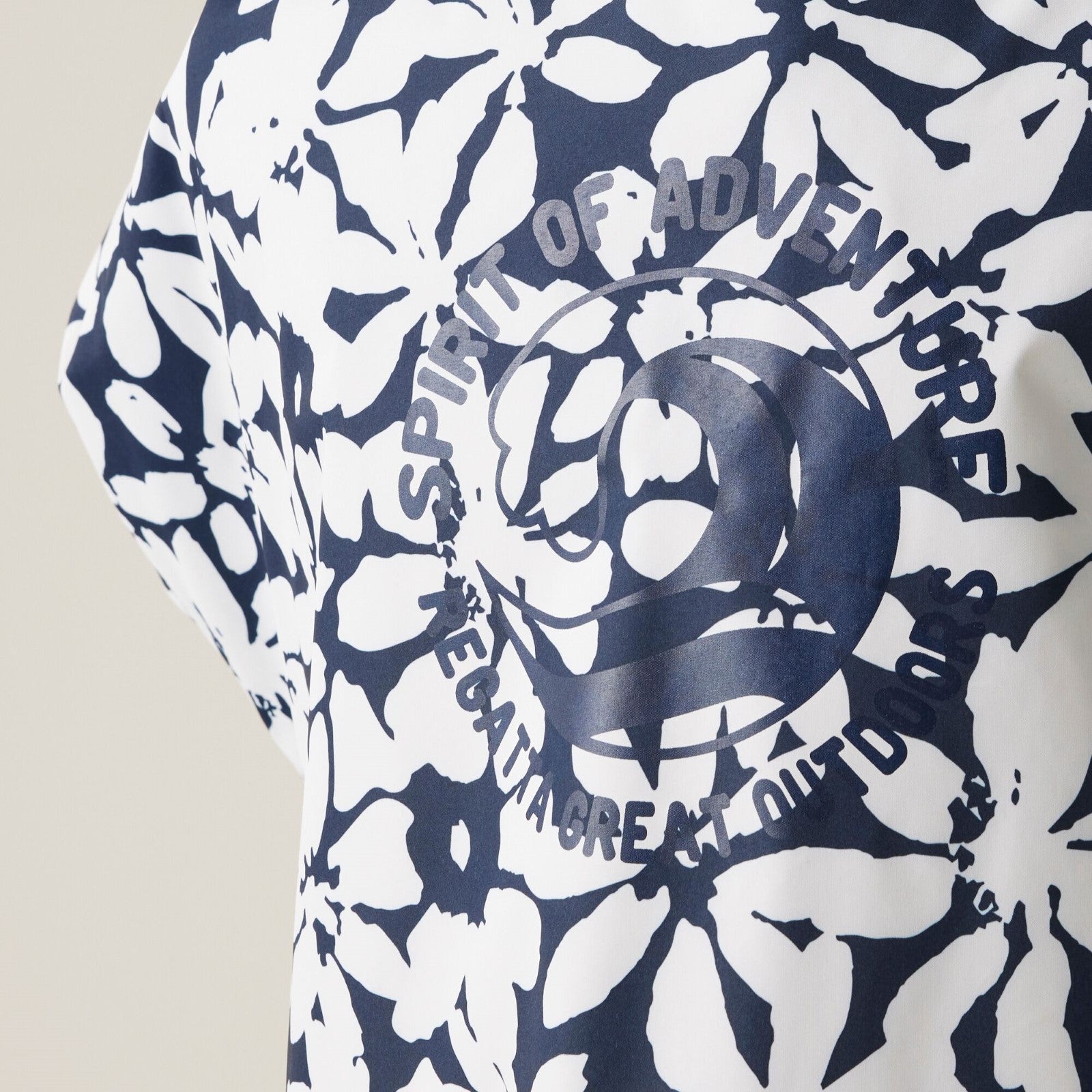 Regata 🔥2026 Winter Hot Sale🔥 2026 New Outdoor Active Adults Waterproof Changing Robe