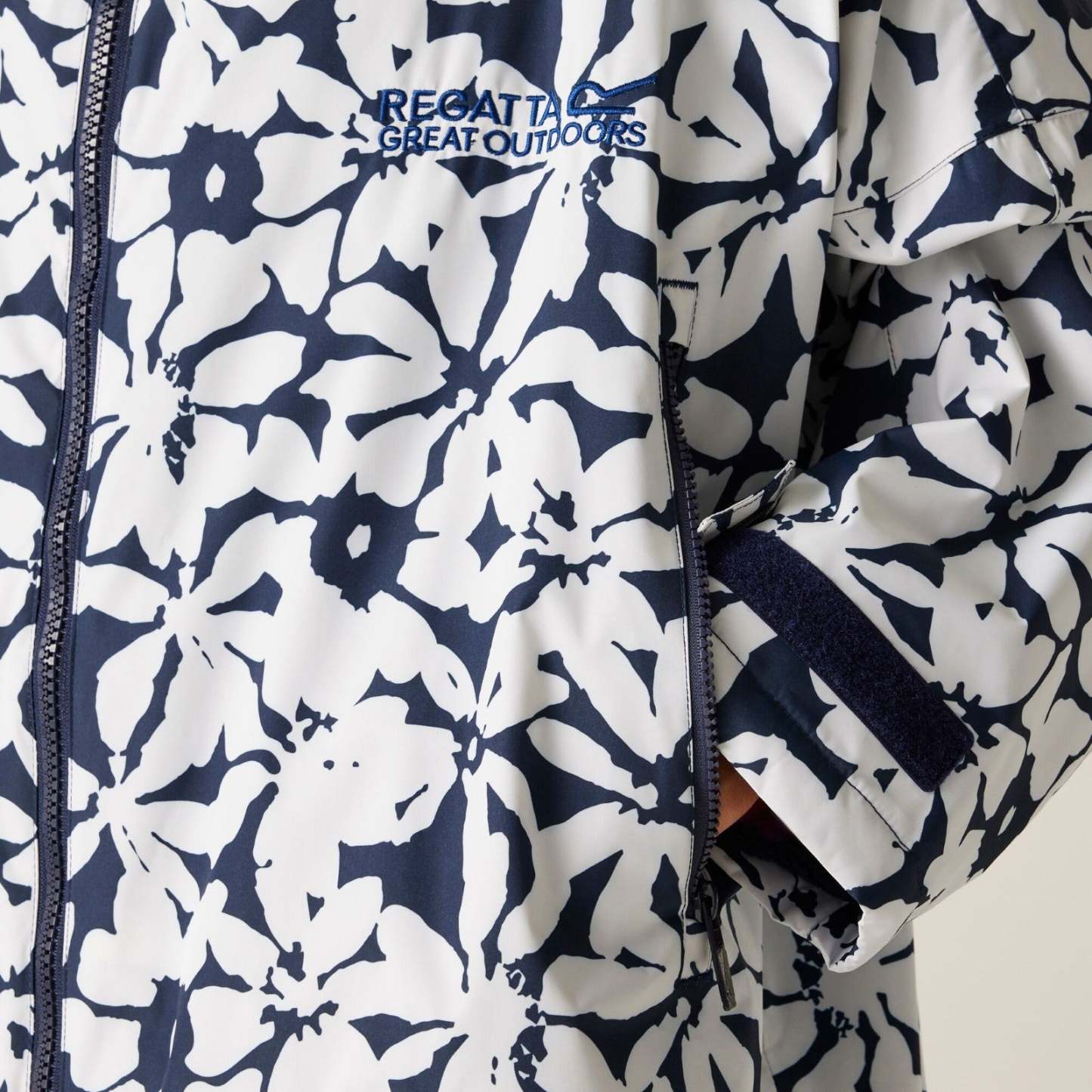 Regata 🔥2026 Winter Hot Sale🔥 2026 New Outdoor Active Adults Waterproof Changing Robe