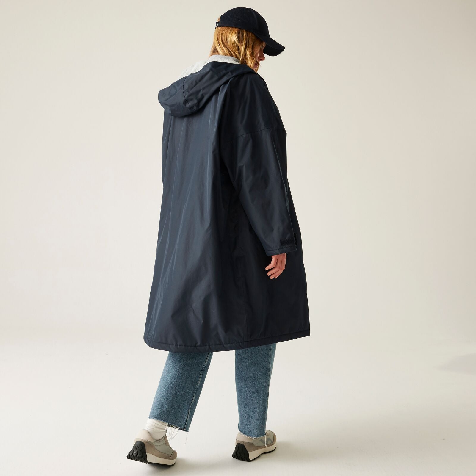 Regata 🔥2026 Winter Hot Sale🔥 2026 New Outdoor Active Adults Waterproof Changing Robe