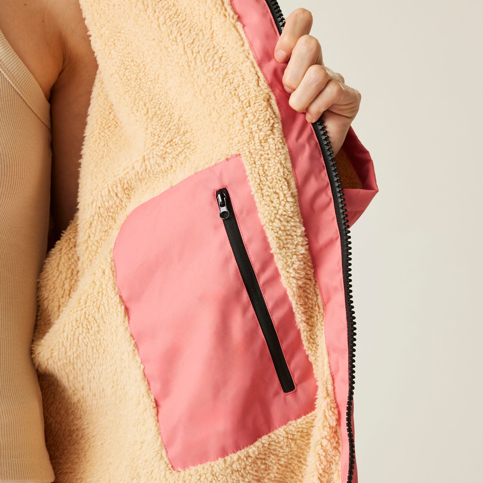 Regata 🔥2026 Winter Hot Sale🔥 2026 New Outdoor Active Adults Waterproof Changing Robe