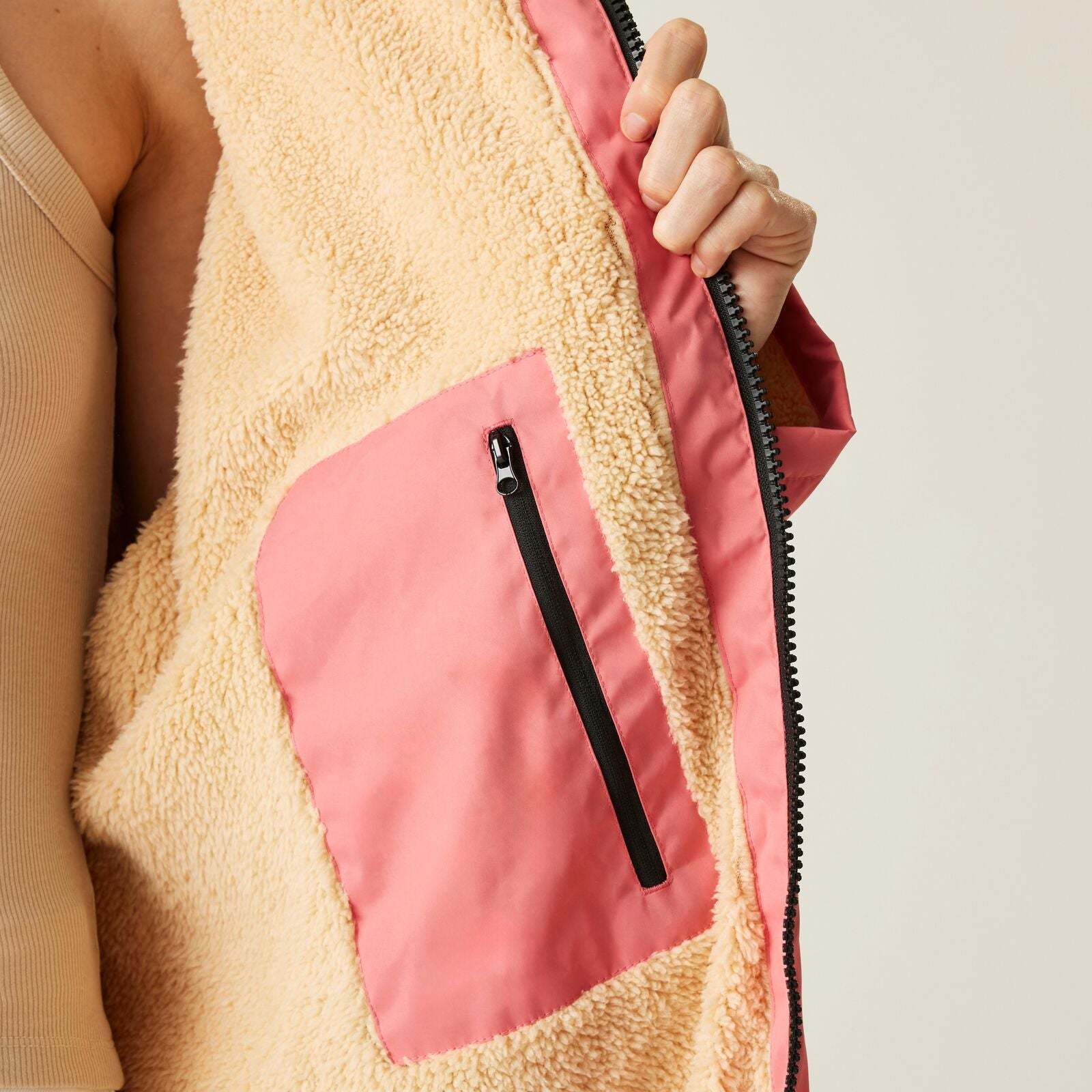 Regata 🔥2026 Winter Hot Sale🔥 2026 New Outdoor Active Adults Waterproof Changing Robe