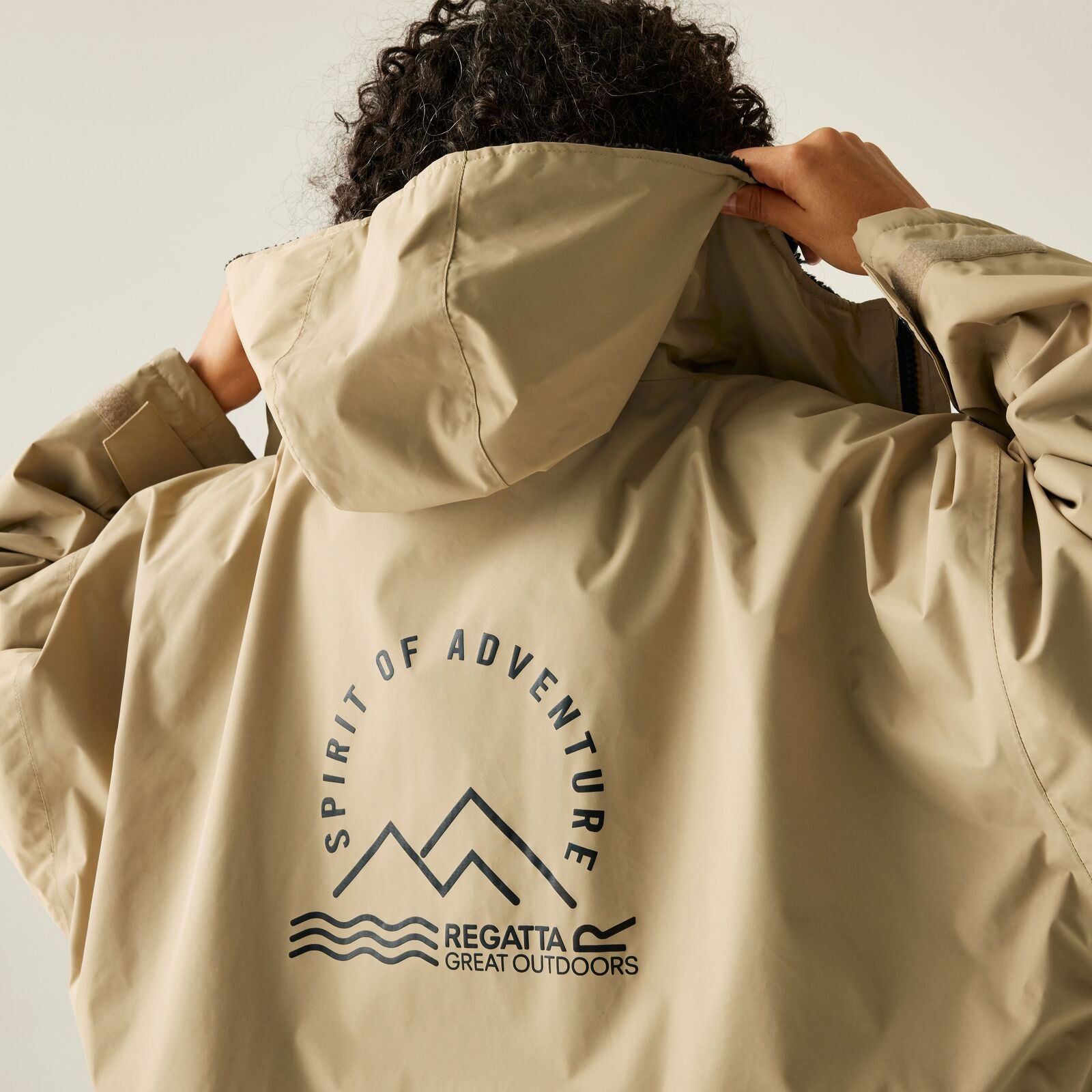 Regata 🔥2026 Winter Hot Sale🔥 2026 New Outdoor Active Adults Waterproof Changing Robe