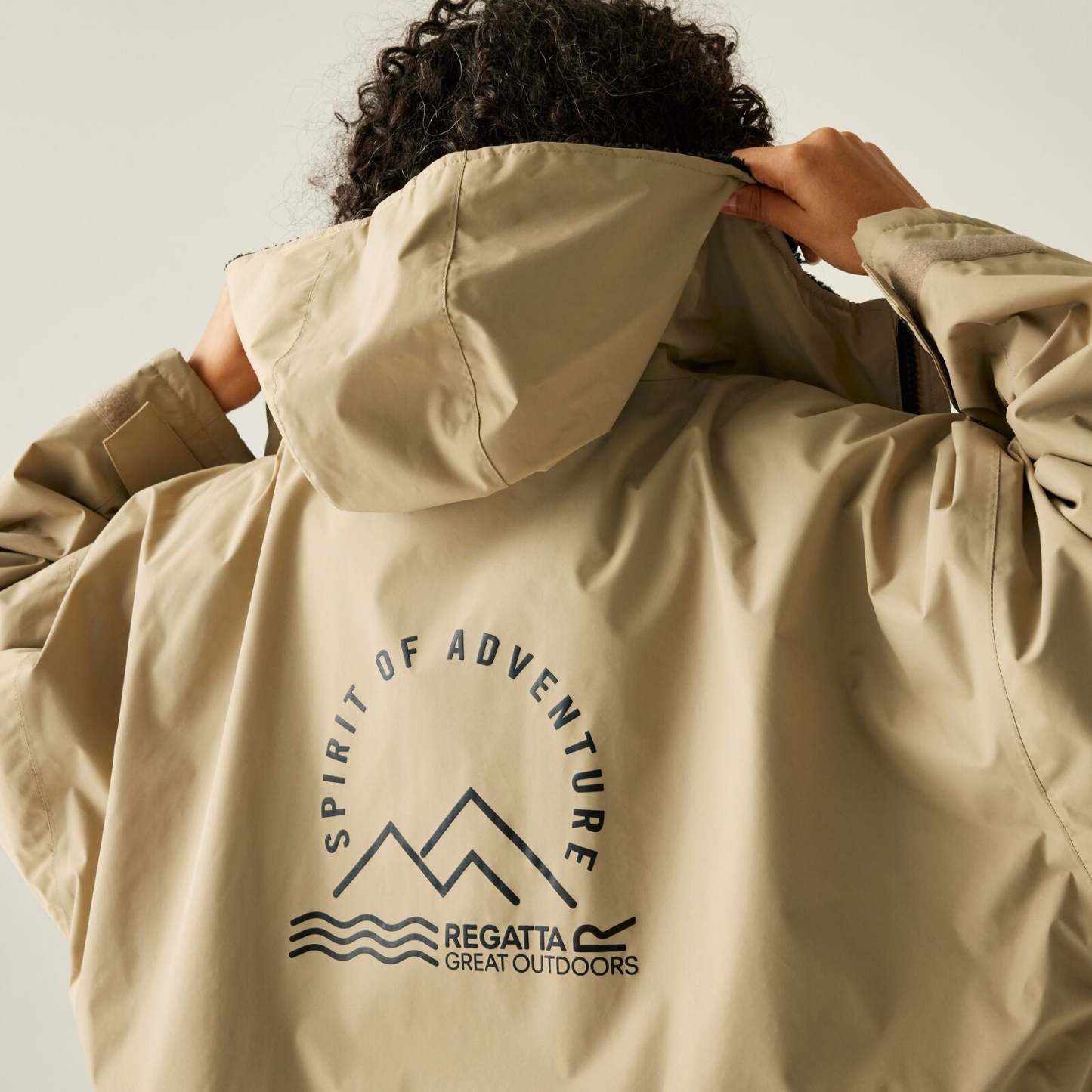 Regata 🔥2026 Winter Hot Sale🔥 2026 New Outdoor Active Adults Waterproof Changing Robe