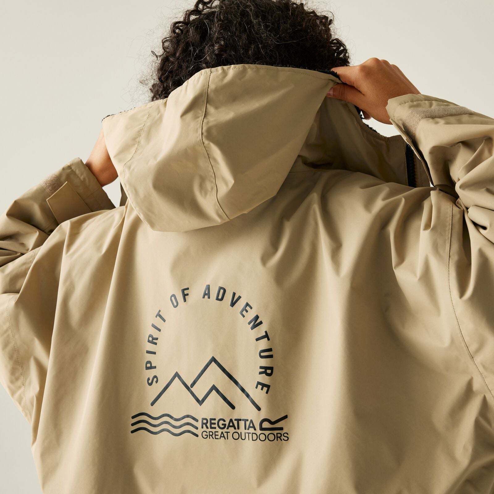 Regata 🔥2026 Winter Hot Sale🔥 2026 New Outdoor Active Adults Waterproof Changing Robe