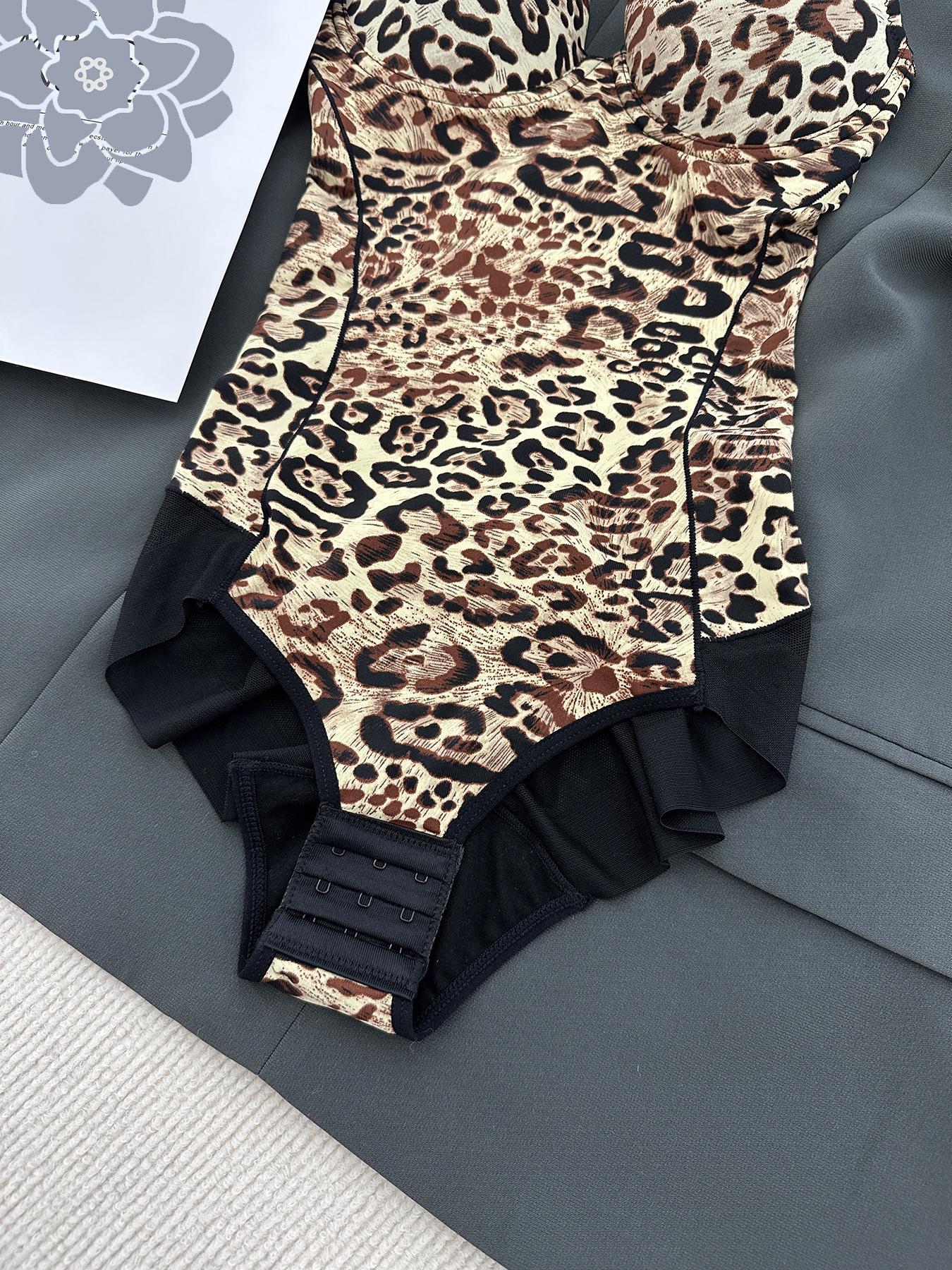 Stylish Leopard Print Cami Bra for All Seasons, Body Shaping Shapewear Bodysuit with Tight Fit, Casual Underwear for Layering and Stylish Leopard Print Cami Bra for All Seasons, Body Shaping Shapewear Bodysuit with Tight Fit, Casual Underwear for Layering and