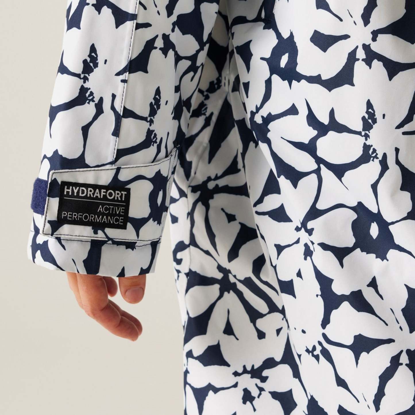 Regata 🔥2026 Winter Hot Sale🔥 2026 New Outdoor Active Adults Waterproof Changing Robe