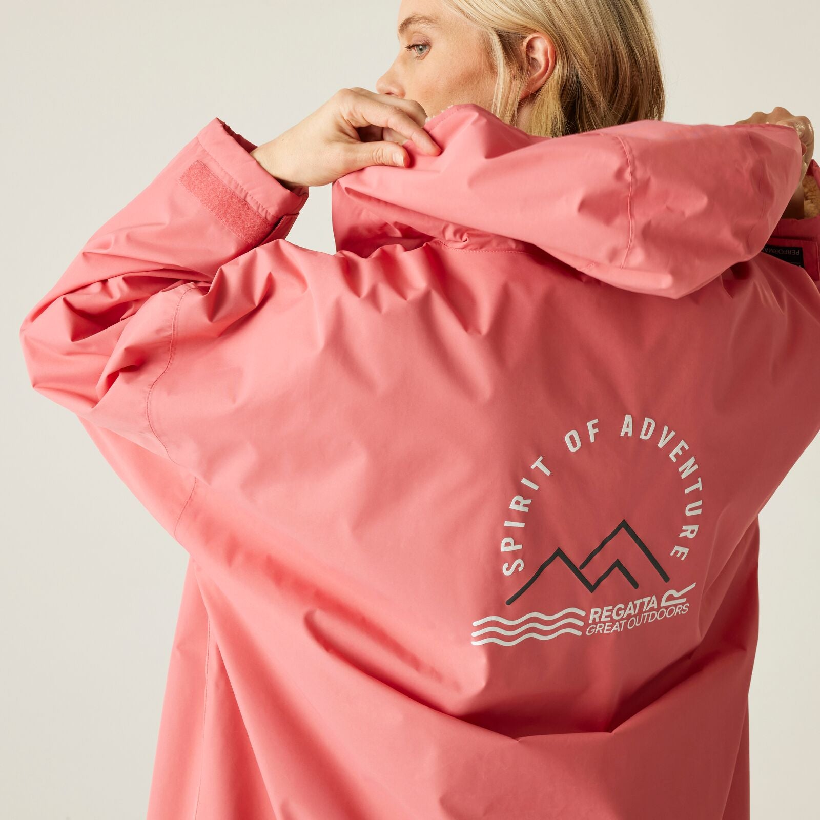 Regata 🔥2026 Winter Hot Sale🔥 2026 New Outdoor Active Adults Waterproof Changing Robe