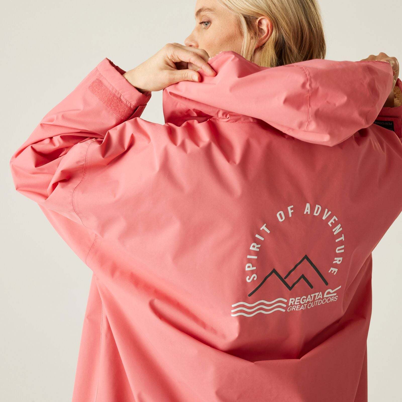 Regata 🔥2026 Winter Hot Sale🔥 2026 New Outdoor Active Adults Waterproof Changing Robe