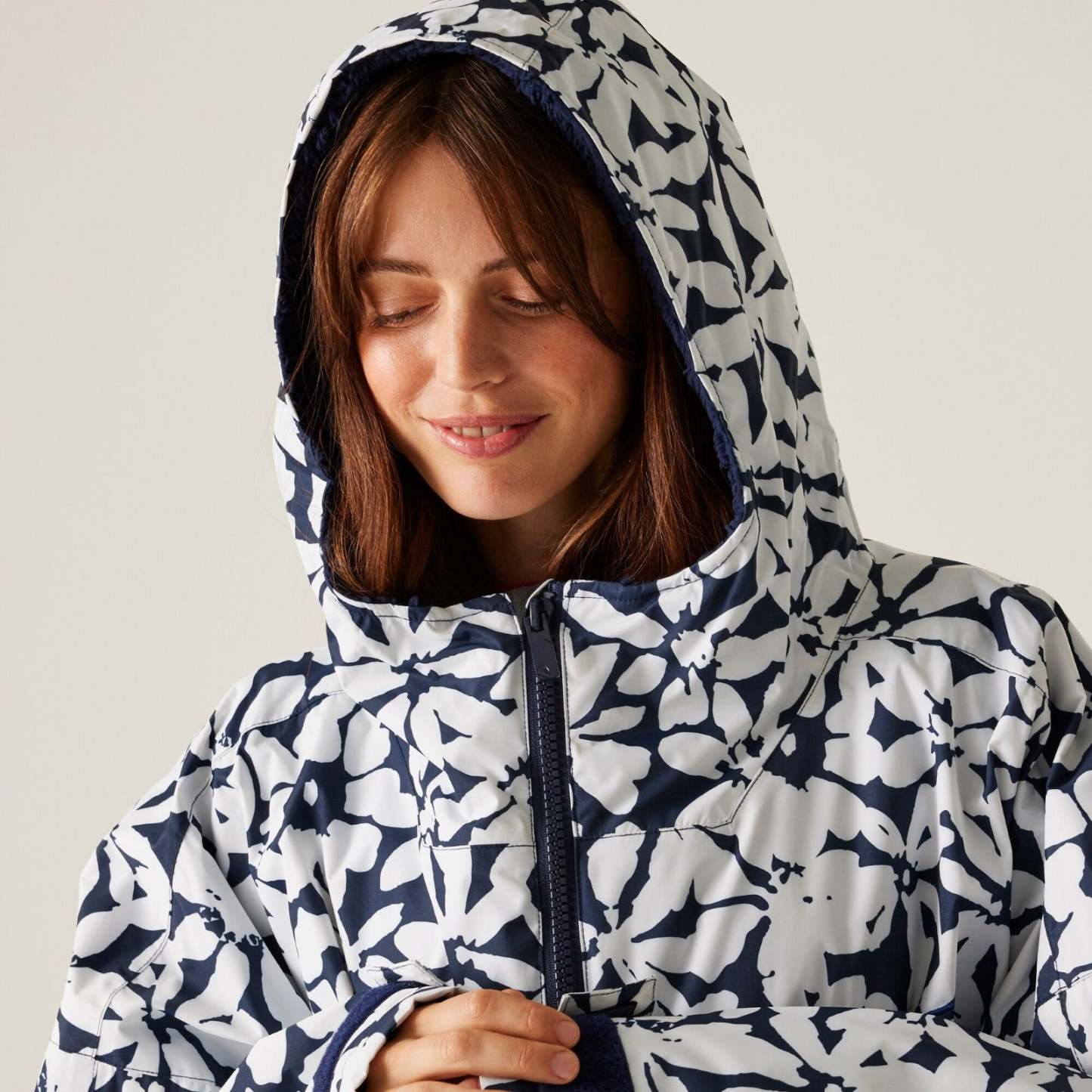 Regata 🔥2026 Winter Hot Sale🔥 2026 New Outdoor Active Adults Waterproof Changing Robe