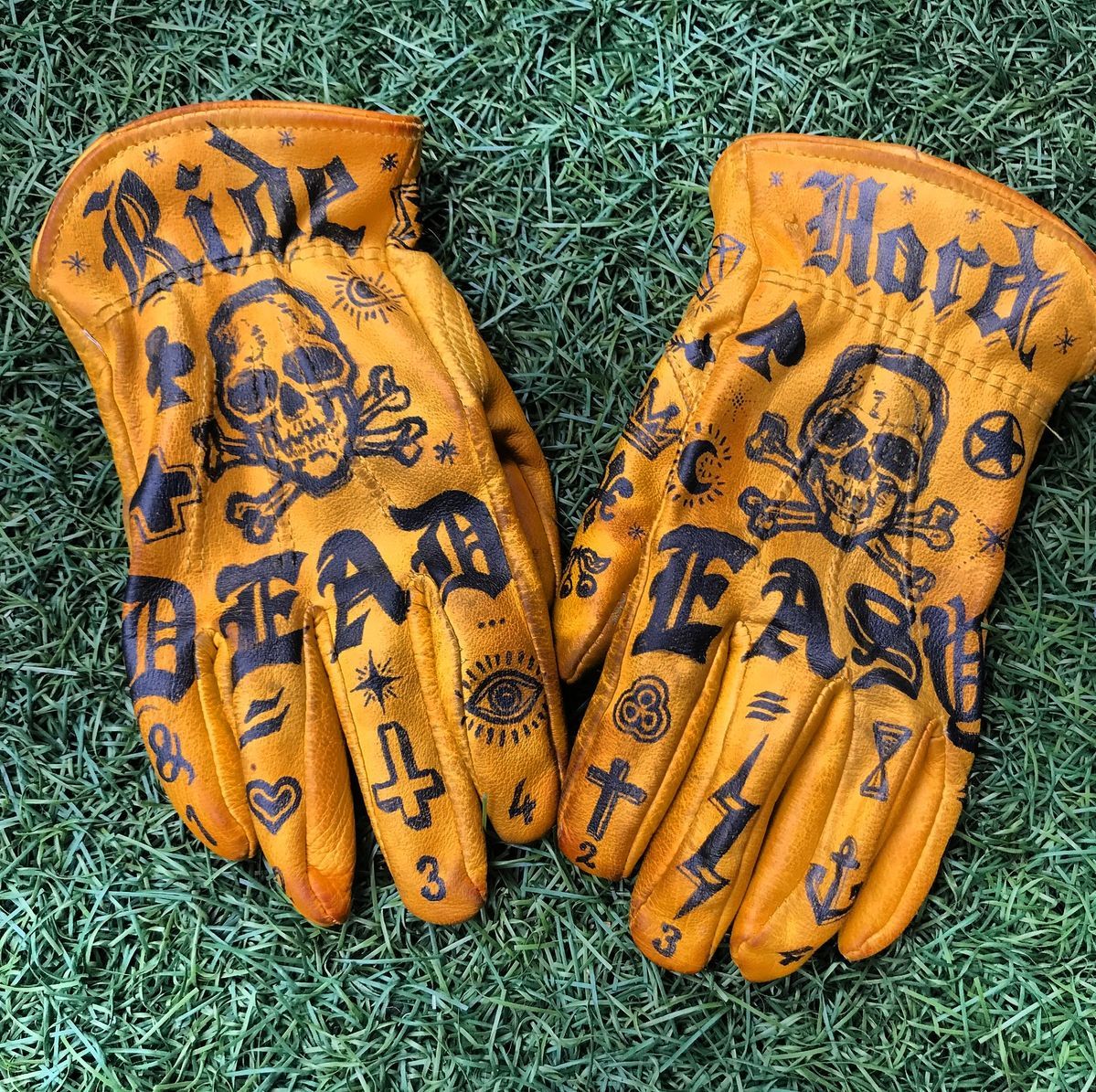 Vintage-Inspired Leather Work Gloves