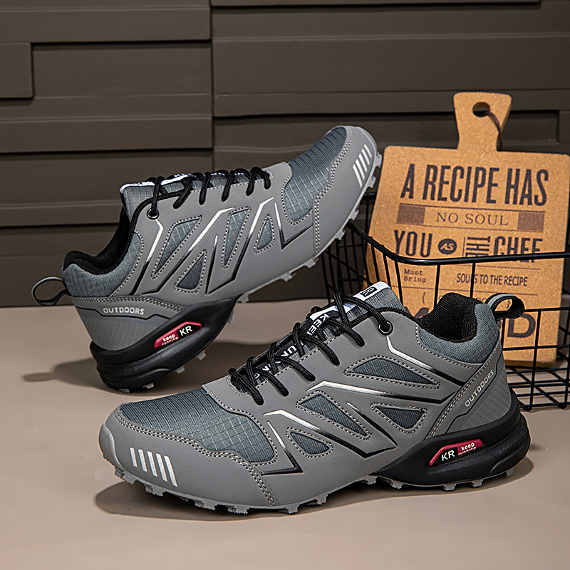 Scarpe ortopediche dal design ergonomico per dolori alla schiena, alle articolazioni e ai piedi: adatte a tutti gli uomini
