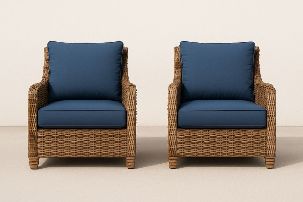 Utendørs rotting lenestol med blå polyesterputer, sett med 2