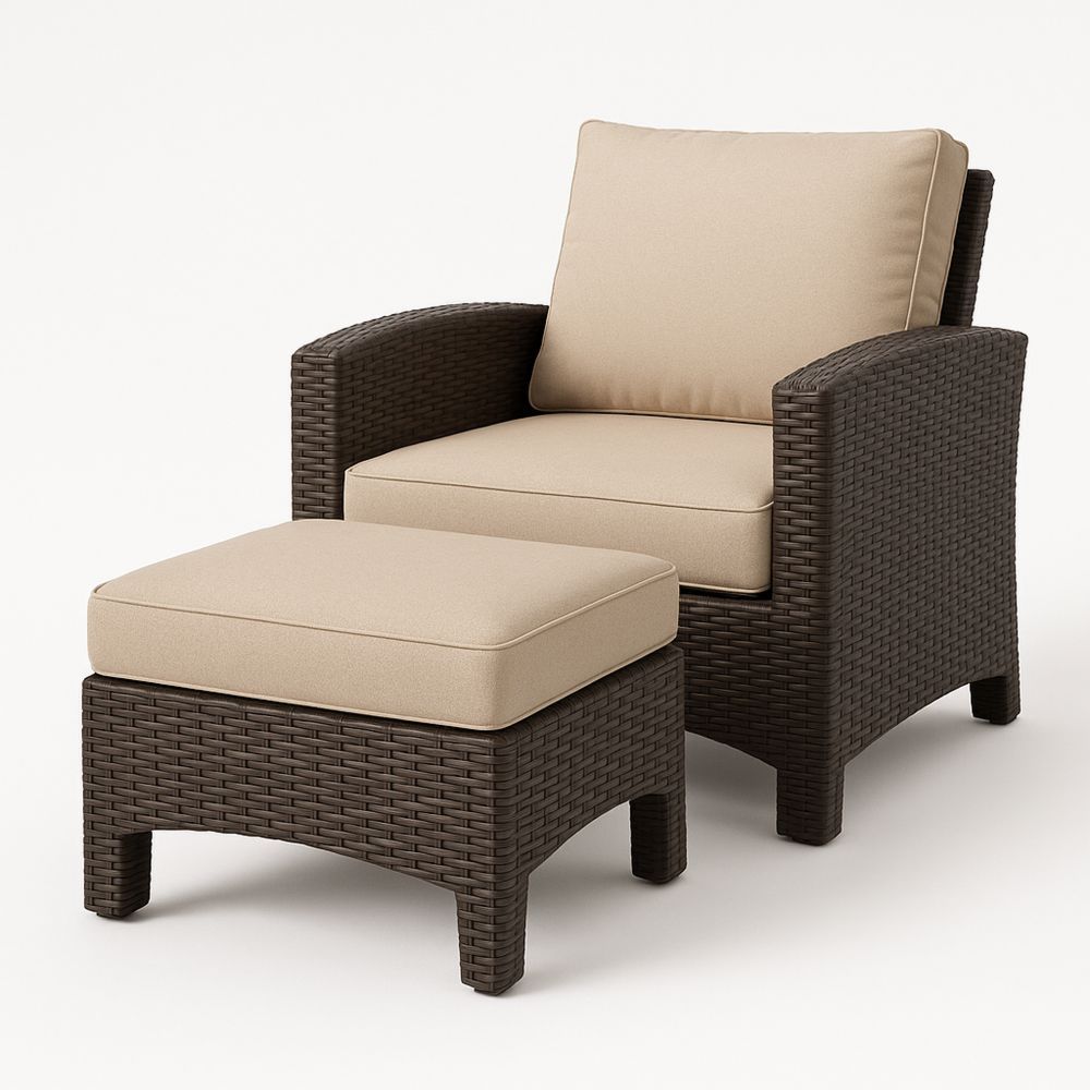 Utendørs lenestol og fotskammel i kunstrotting med beige tekstil-havremoderne