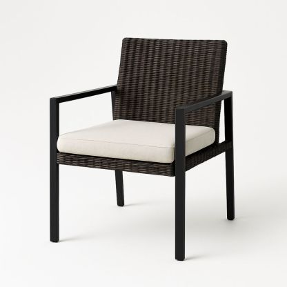 Utestol i aluminium med polyesterpute og brun kunstrotting-havremoderne