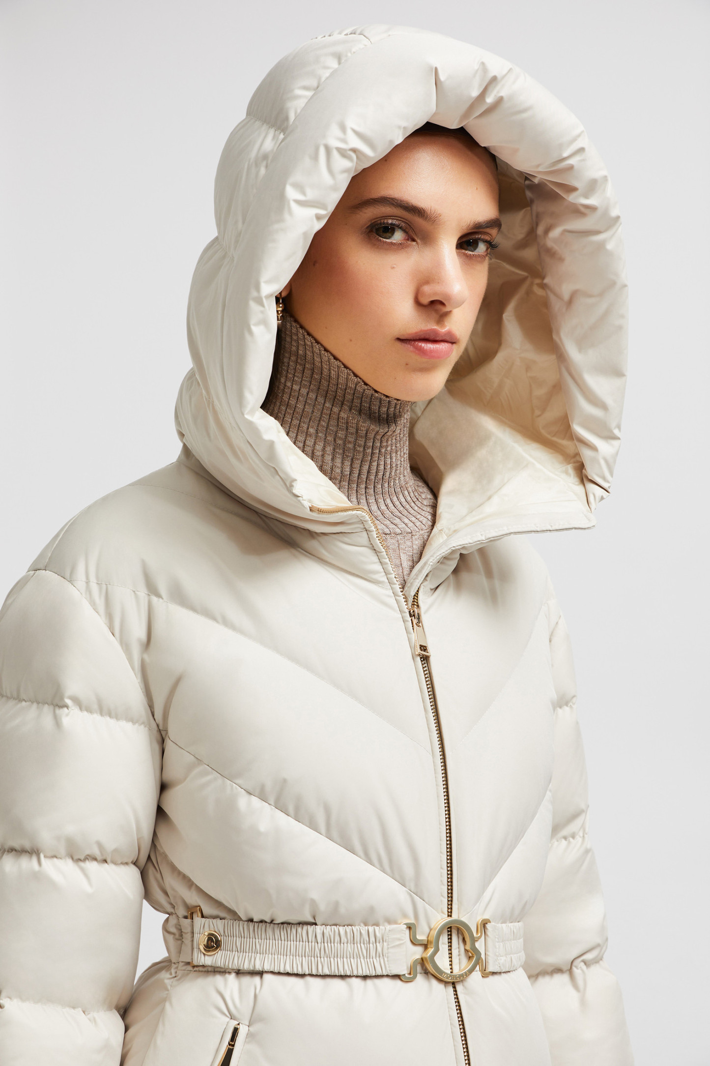 Brosse Diagonal-Quilted Hooded Short Down Jacket