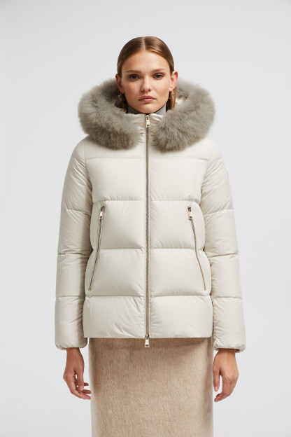 Laichefur Hooded Short Down Jacket