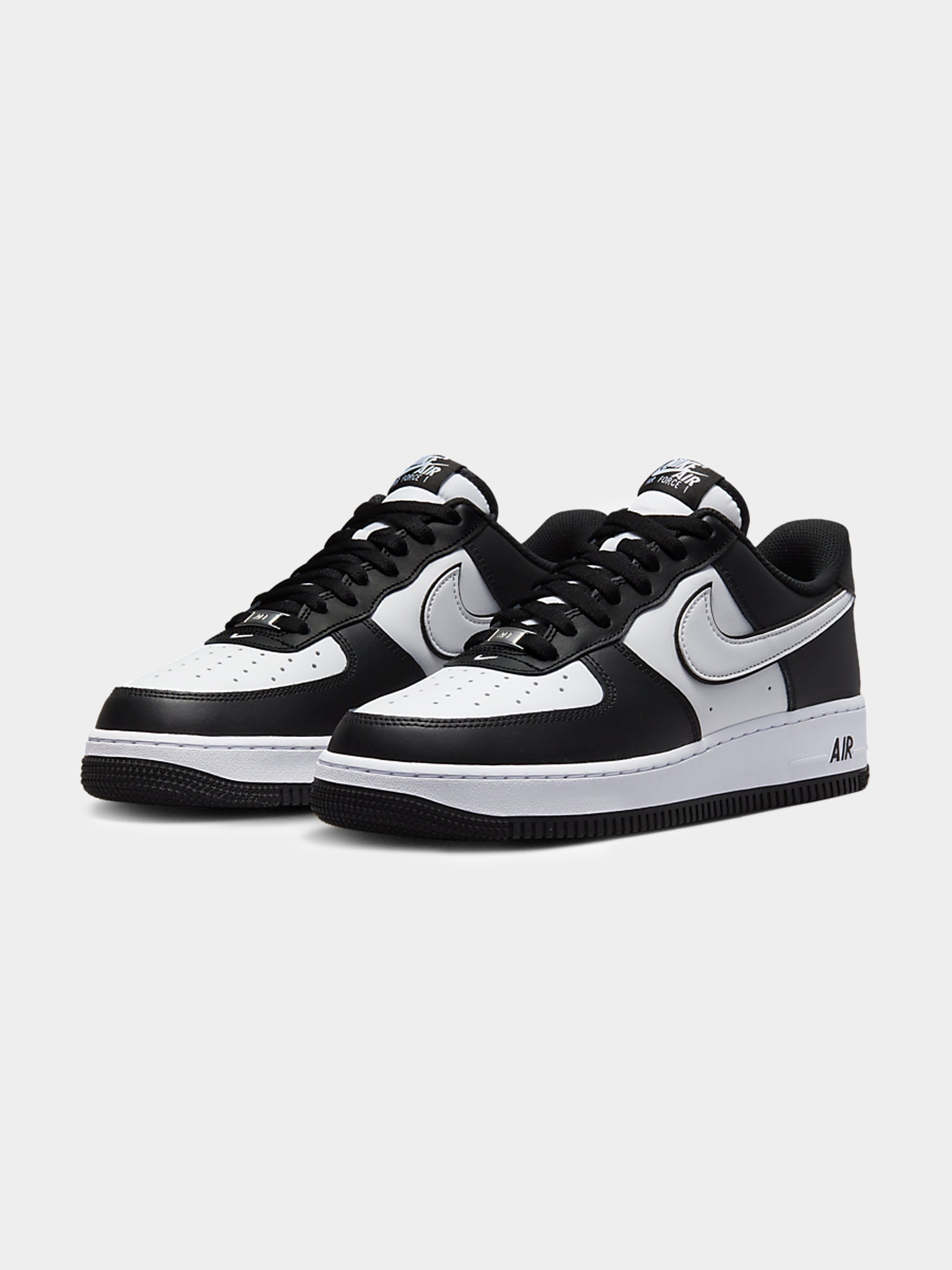 Mens Air Force 1 '07 Sneakers