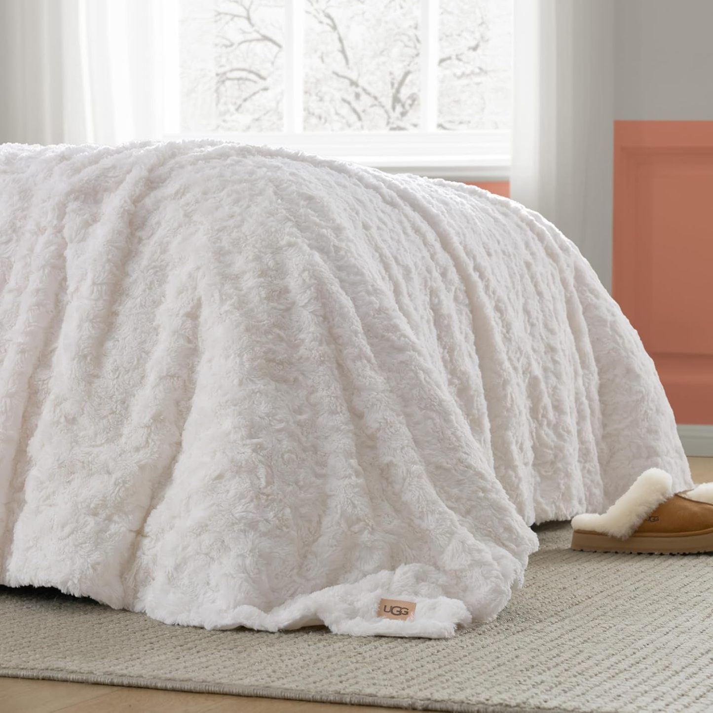 UGG Adalee Faux Fur Throw Blanket Luxury Lightweight Cozy Soft Throw for Couch Bed or Chair Hypoallergenic Machine Washable Double-Sided Fluffy Blanket Home Decor, 50-inch x 70-inch, Seal Grey