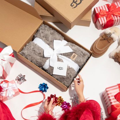 UGG Adalee Faux Fur Throw Blanket Luxury Lightweight Cozy Soft Throw for Couch Bed or Chair Hypoallergenic Machine Washable Double-Sided Fluffy Blanket Home Decor, 50-inch x 70-inch, Seal Grey