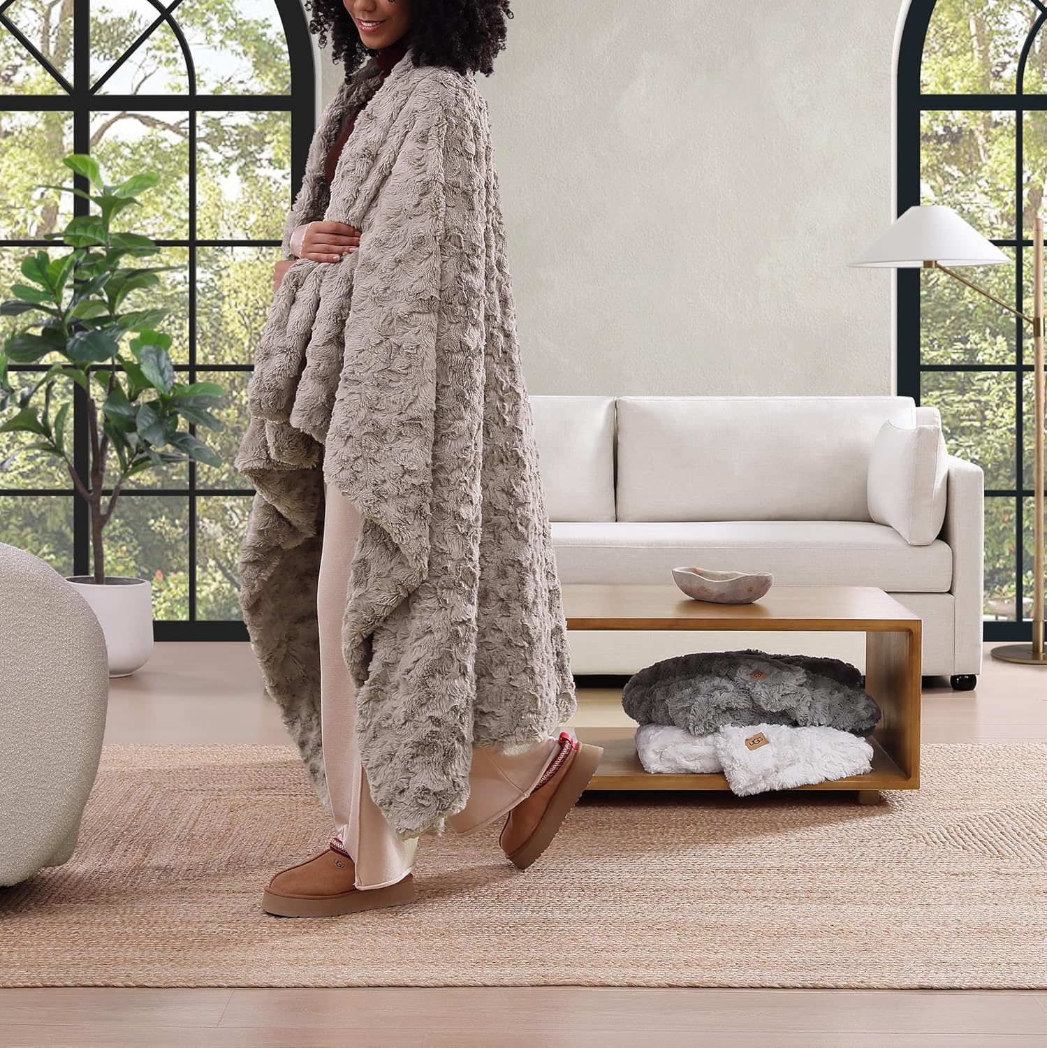 UGG Adalee Faux Fur Throw Blanket Luxury Lightweight Cozy Soft Throw for Couch Bed or Chair Hypoallergenic Machine Washable Double-Sided Fluffy Blanket Home Decor, 50-inch x 70-inch, Seal Grey