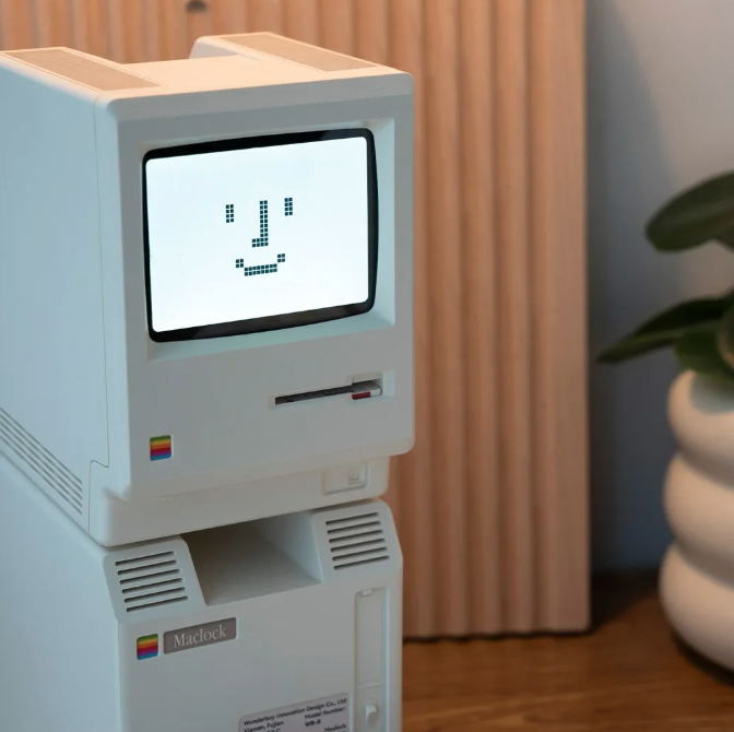 Urbanista® Retro MacClock Creativity Alarm Clock